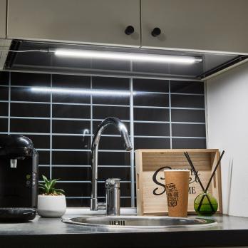 ULI-F46-8W-2700-6000K-DIM SENSOR IP20 SILVER Светильник светодиодный для мебели. 500x30x11.5мм. 600Lm. ТМ Uniel