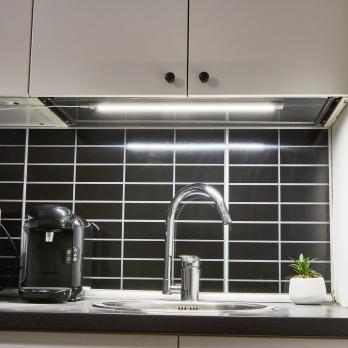 ULI-F47-8W-4500K-DIM SENSOR IP20 SILVER Светильник светодиодный для мебели. 500x30x11.5мм. 600Lm. ТМ Uniel