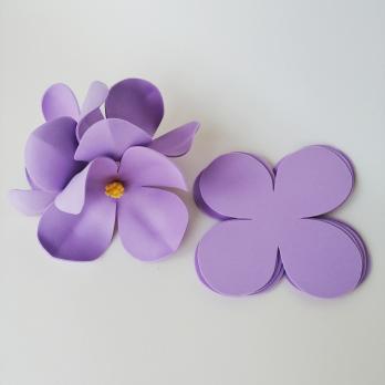 VR-FE2 40T20-S60X70-RNNB7517 CUT702 Lavanda Chiaro-Бледно-сиреневый Фоамиран. толщина 2мм. Вырубка Четырехлистник. 13х13см. TM Volpe Rosa