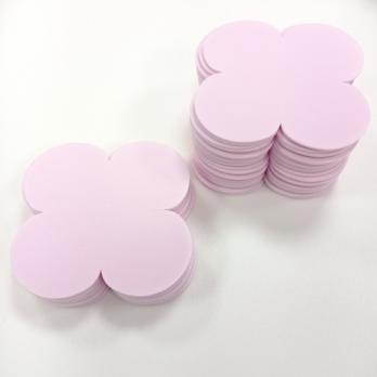 VR-PE7 20T20-S50X50-PWF017 SOFT CUT701 Rosa pastello-Пастельно-розовый Фоамиран. толщина 2мм. Вырубка Четырехлистник. 9х9см. TM Volpe Rosa