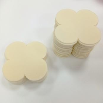 VR-PE7 20T20-S50X50-PWF018 SOFT CUT701 Vaniglia-Ваниль Фоамиран. толщина 2мм. Вырубка Четырехлистник. 9х9см. TM Volpe Rosa