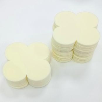 VR-PE7 20T20-S50X50-PWF019 SOFT CUT701 Сhampagne-Шампань Фоамиран. толщина 2мм. Вырубка Четырехлистник. 9х9см. TM Volpe Rosa