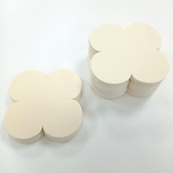 VR-FE4 35T13-R100-HPLLC047 CUT701 Crema Brulee-Крем-брюле Фоамиран. толщина 1.3мм. Вырубка Четырехлистник. 9х9см. TM Volpe Rosa